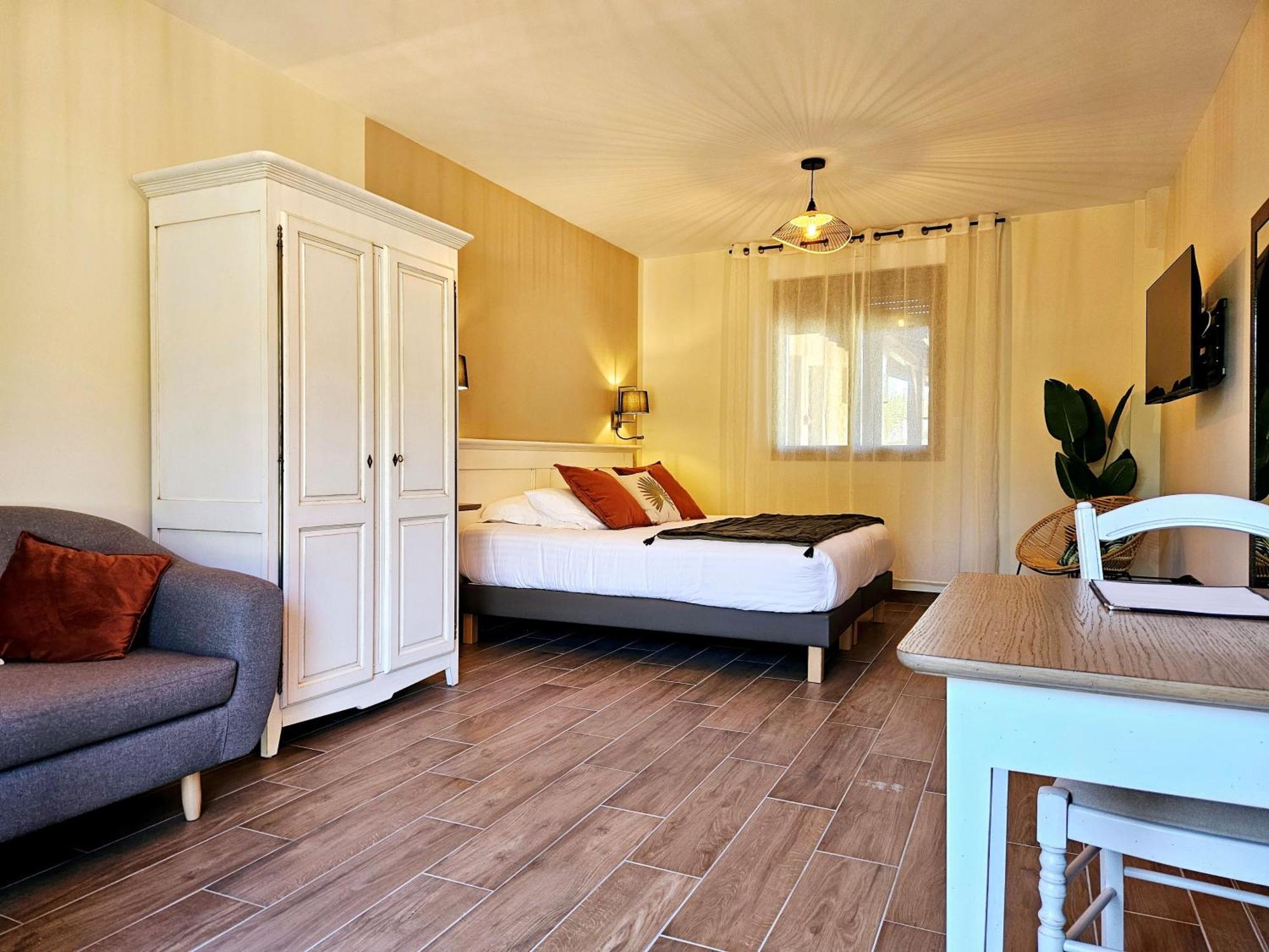 Domaine De La Rhonie Hotel Meyrals Ngoại thất bức ảnh